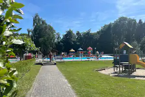 Vakantiepark 't Urkerbos - Freibad auf dem Campingplatz