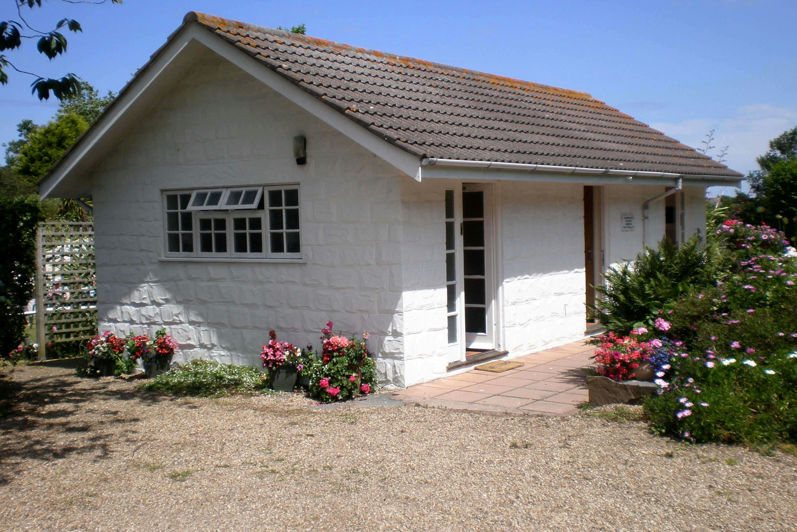Vaugrat Campsite - Blick auf das Sanitärgebäude