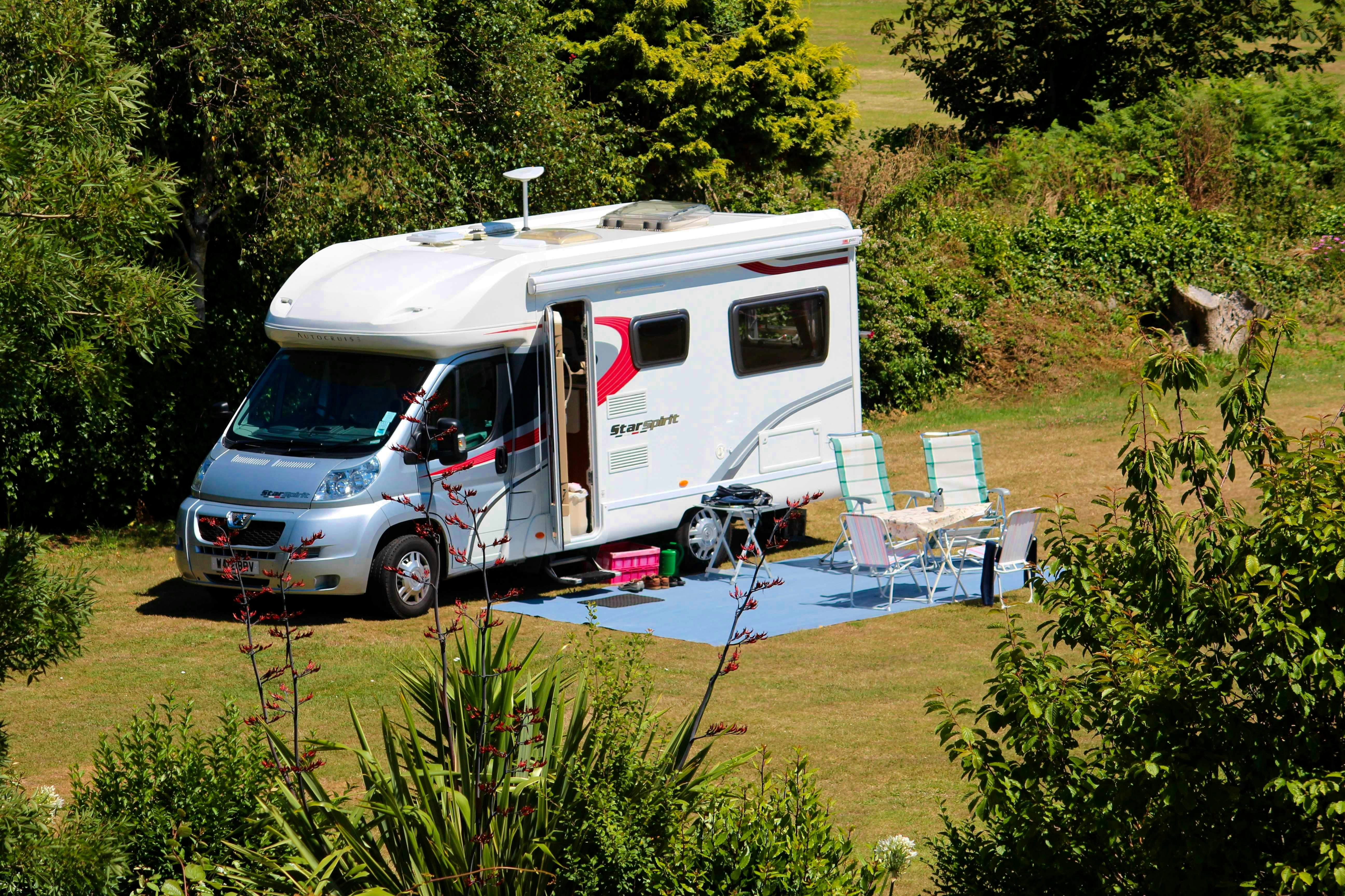 Vaugrat Campsite - Wohnmobil- und Wohnwagenstandplätze auf der Wiese