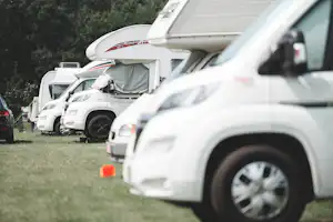 Verblijfpark Ardinam - Wohnmobil- und Wohnwagenstellplätze auf dem Campingplatz