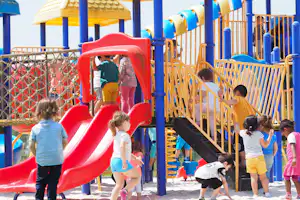 Verblijfpark Breebos - Campingplatz mit Kinderspielplatz