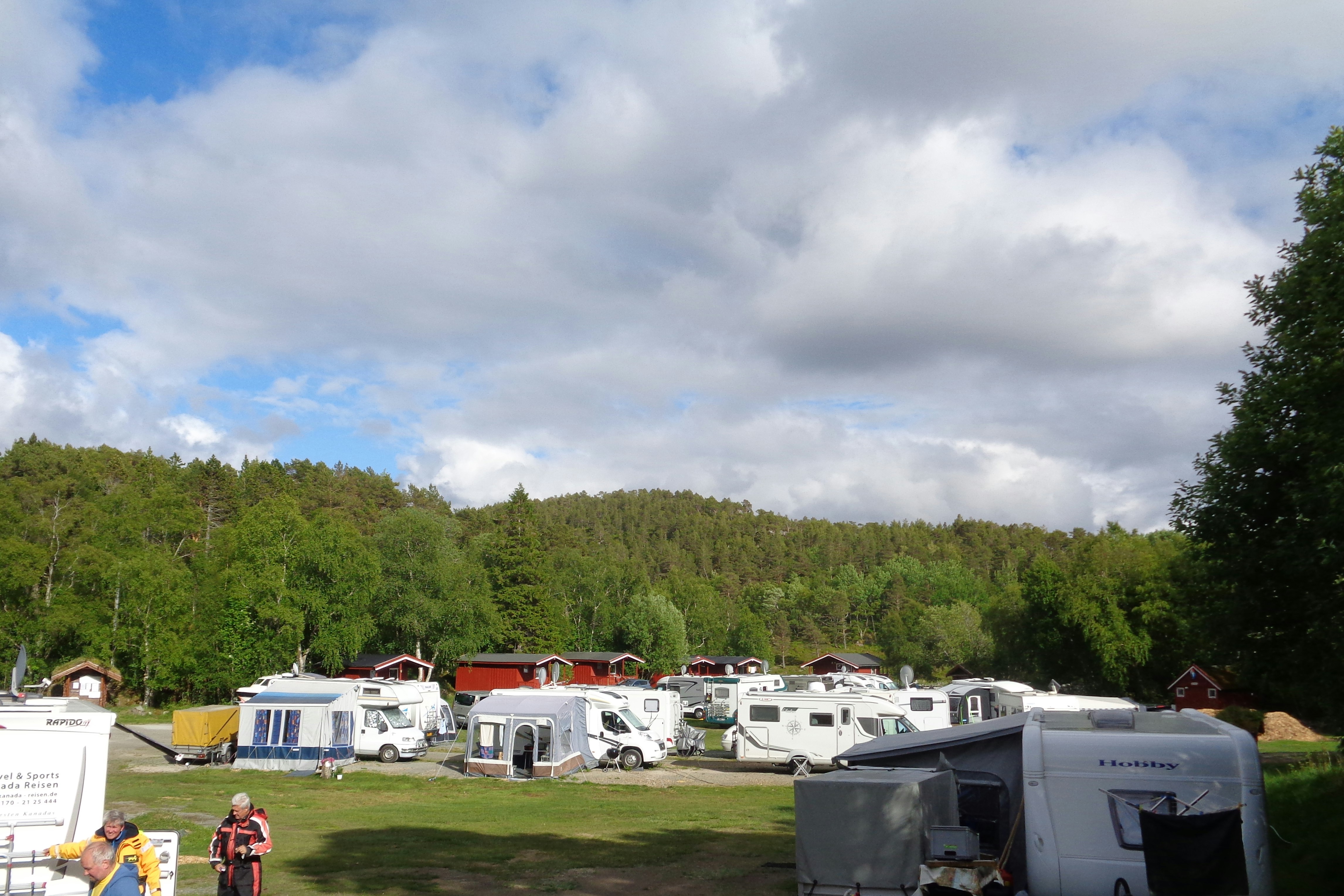 Vågen Camping Hitra -  Wohnwagenstellplätze im Grünen auf dem Campingplatz