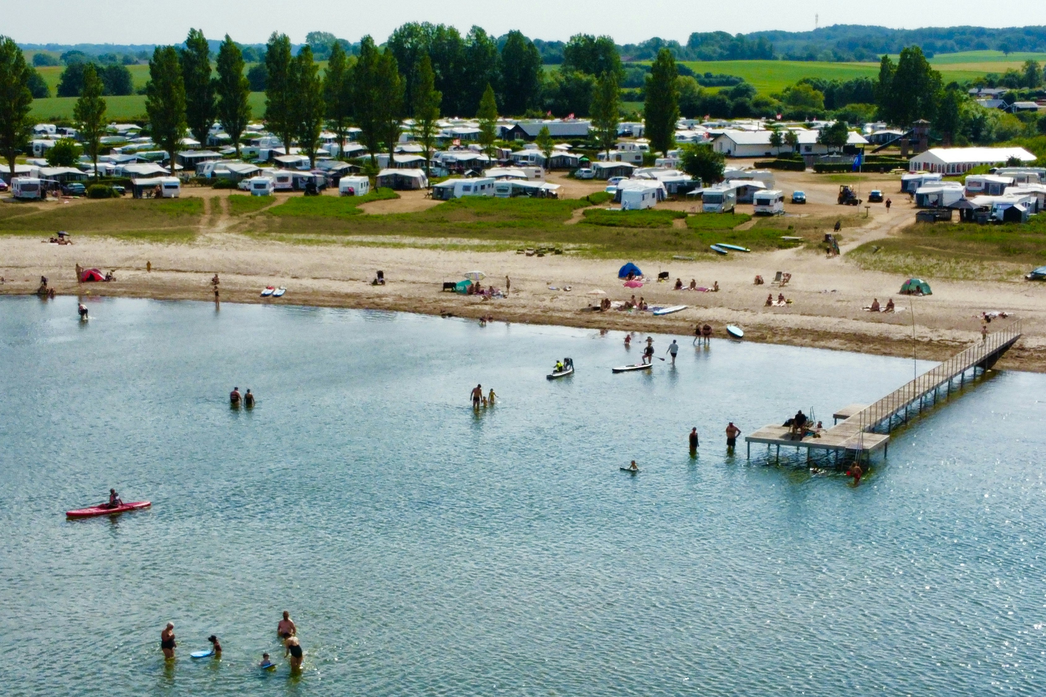 Vikær Strand Camping  - Luftaufnahme des Strandes des Campingplatzes