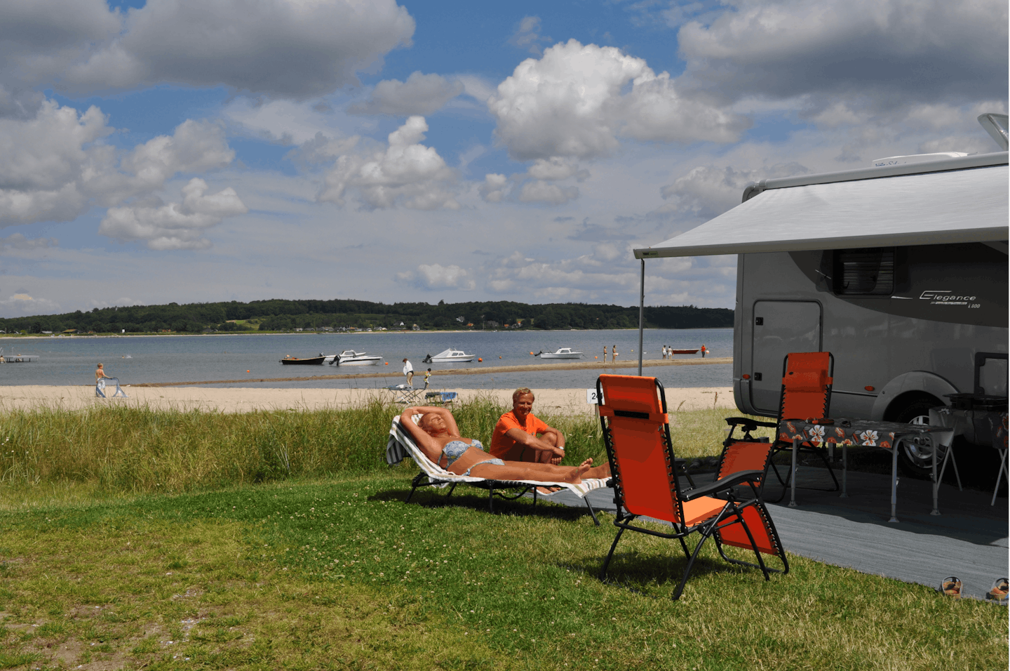 Vikær Strand Camping - Standplatz mit Meerblick auf dem Campingplatz