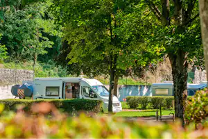 Camping Tohapi Parc de la Fecht Village Center Camping le Parc de la Fecht - Campervan auf dem Campingplatz
