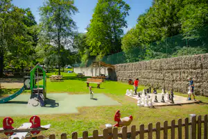 Camping Tohapi Parc de la Fecht Village Center Camping le Parc de la Fecht - Schach auf dem Spielplatz