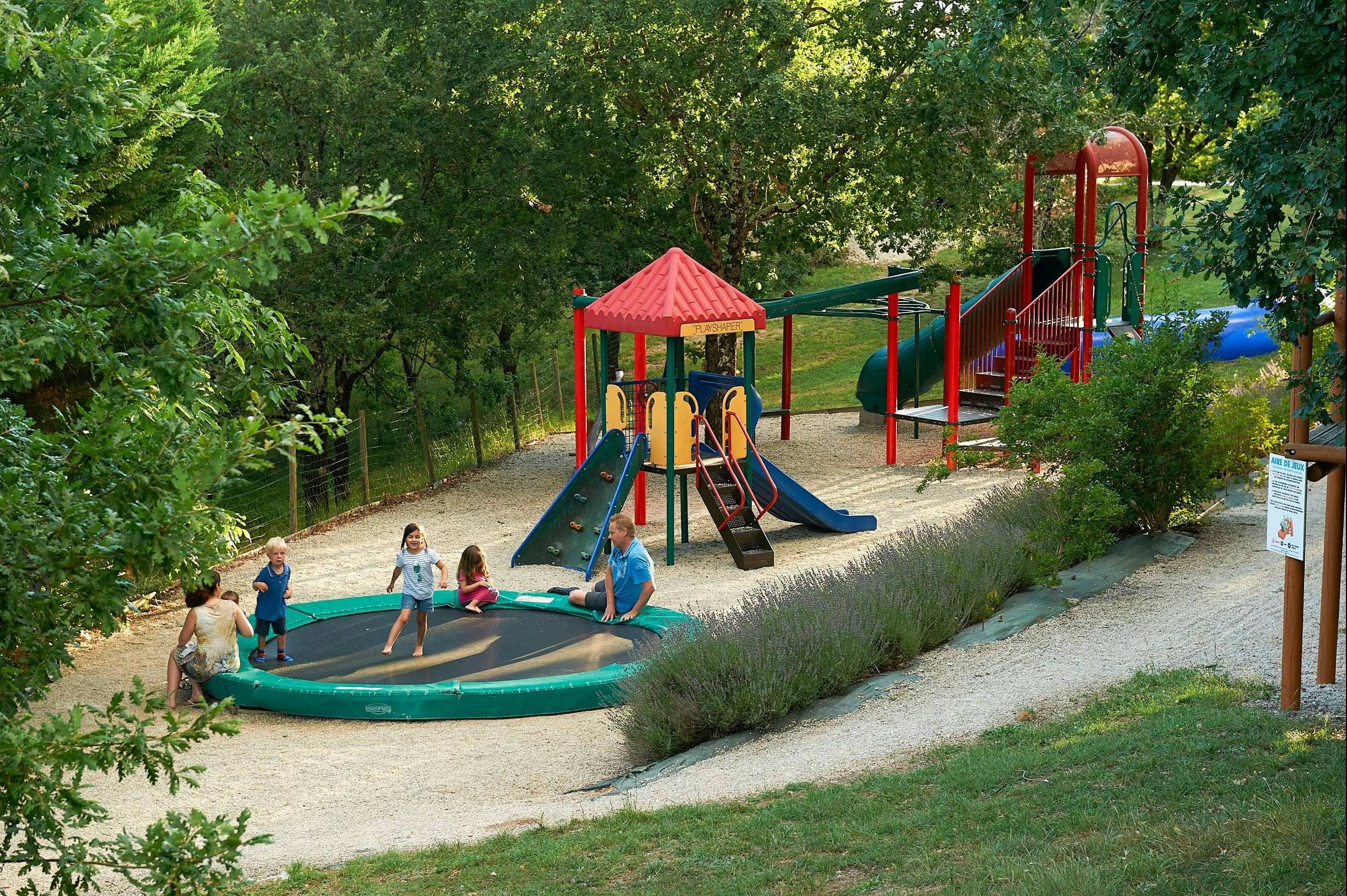 Village des Cigales  - Kinderspielplatz auf dem Campingplatz