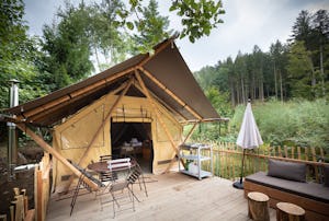 Village Huttopia Forêt des Vosges Village Huttopia Forêt de Vosges - Glamping-Zelt mit Terrasse auf dem Campingplatz