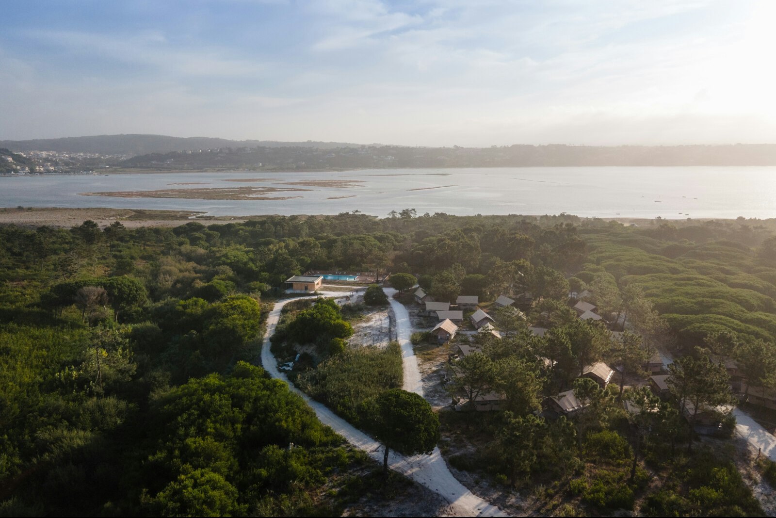 Huttopia Lagoa de Óbidos - Blick auf den Campingplatz aus der Vogelperspektive