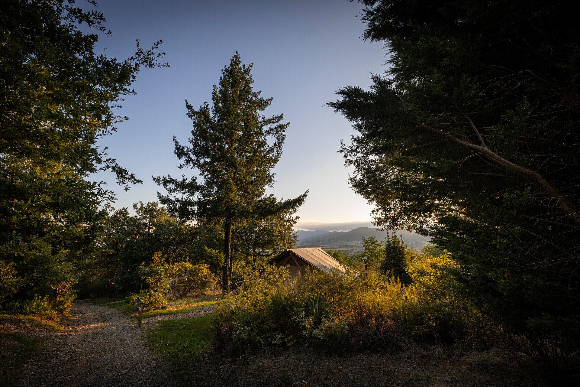 Village Huttopia Pays de Condrieu - Blick in die Natur in der Umgebung des Campingplatzes