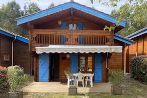 Village Les Pins d'Or - Außenansicht zweistöckiges Mobilheim