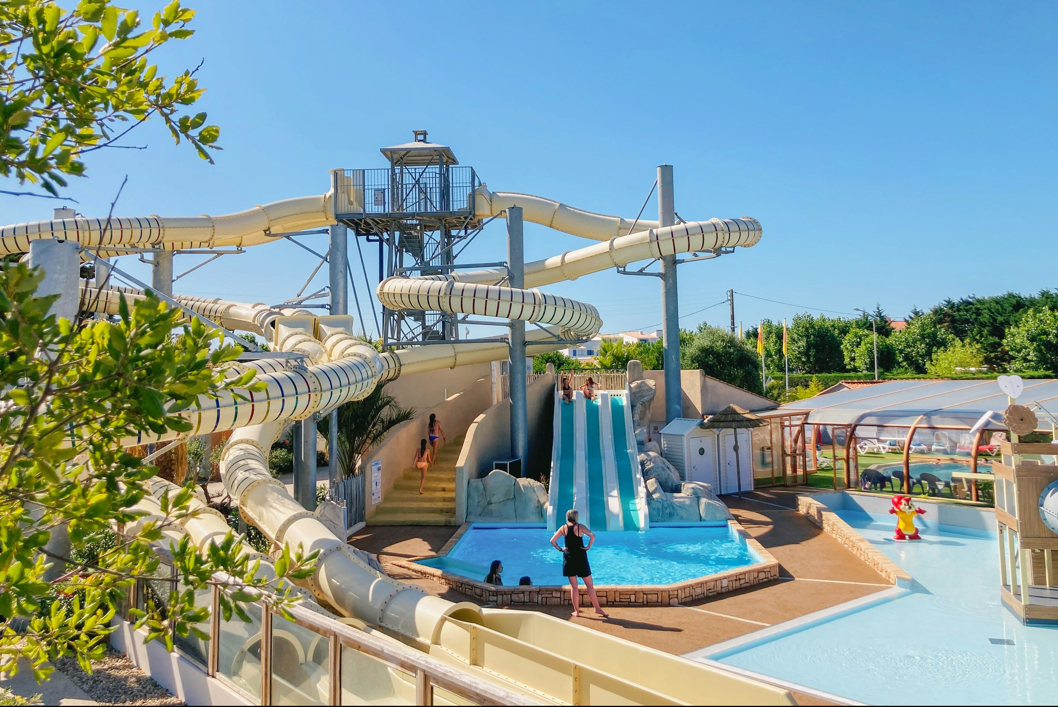 Yelloh! Village Pomme de Pin  - Rutschen im Wasserpark des Campingplatzes