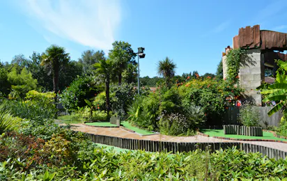 Village Tropical Sen Yan