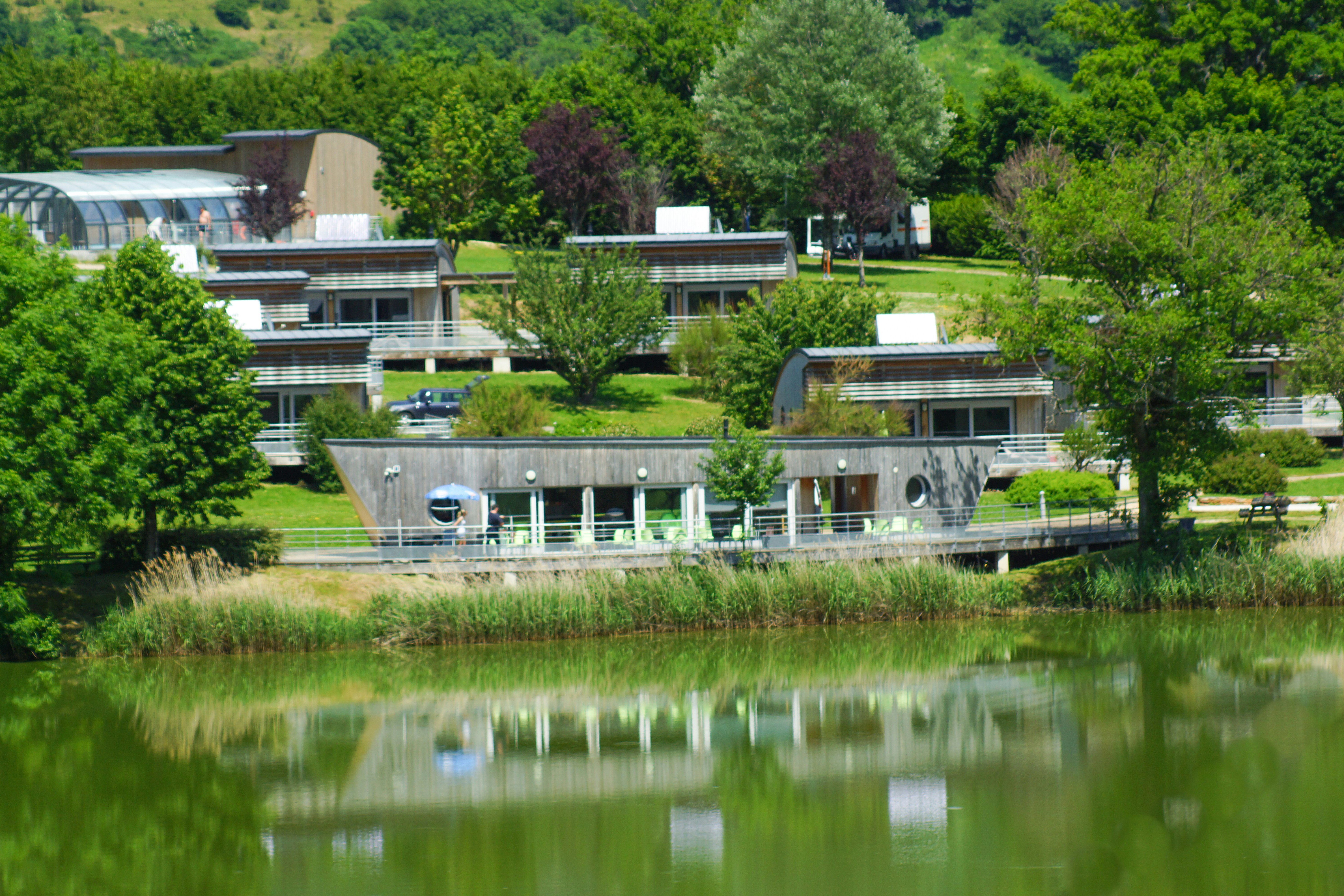 Village vacances du Lac de Menet  - Mobilheime auf dem Campingplatz