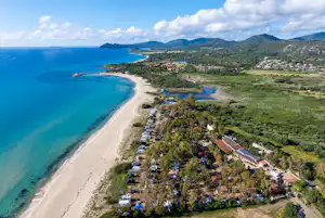 Villaggio Camping Capo Ferrato - Luftaufnahme des Campingplatzes