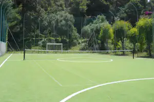 Villaggio Turistico Grotta dell'Acqua - Sportplatz für Tennis und Fußball auf dem Campingplatz