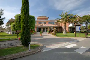 Villaggio Turistico La Cecinella - Eingang des Campingplatzes