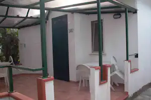 Villaggio Turistico Marinello - Mobilheim vom Campingplatz mit Veranda
