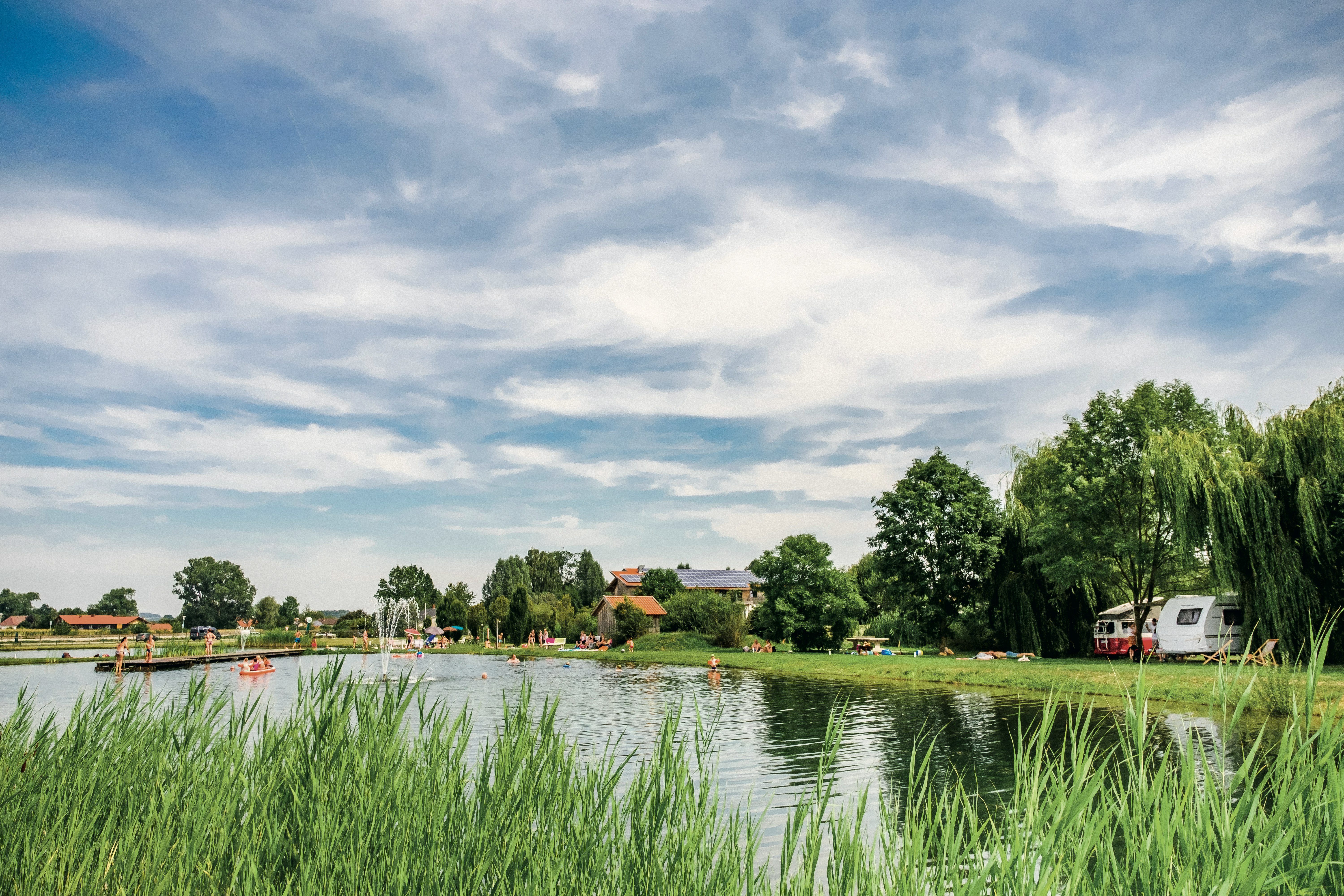 Vital Camping Bayerbach - Blick auf den See auf dem Campingplatz
