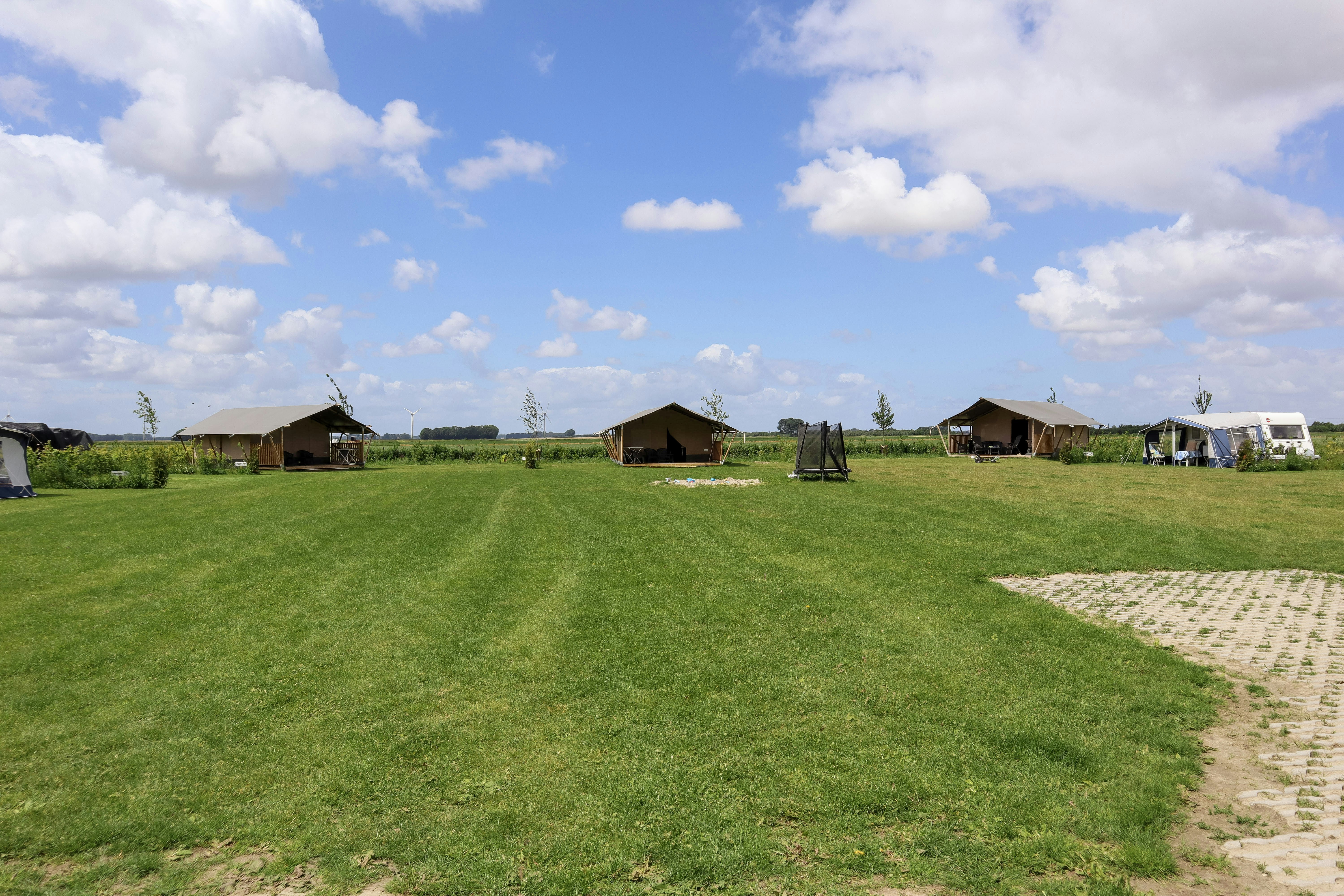 Vodatent @ (Boerderij)Camping de Hinde - Glamping-Zelte auf der Wiese