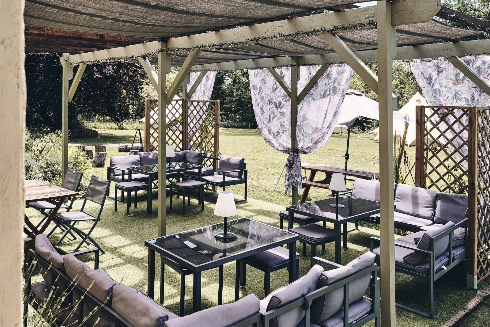Vodatent @ Camping d'Artagnan - Terrasse auf dem Campingplatz