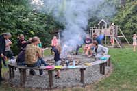 Vodatent @ Camping de Bongerd - Feuerstelle auf dem Campingplatz