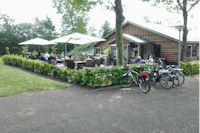 Vodatent @ Camping de Zwammenberg - Restaurant mit Außenterrasse auf dem Campingplatz