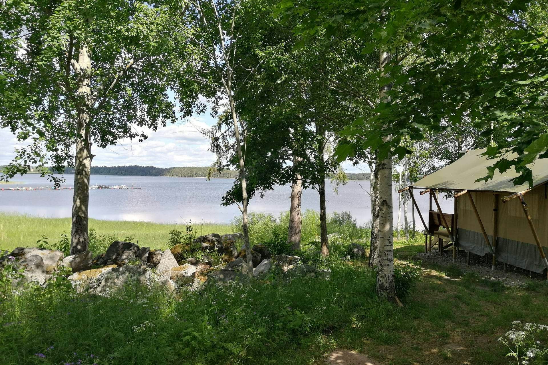 Vodatent @ Camping Falkudden - Mobilheim mit Blick auf den See