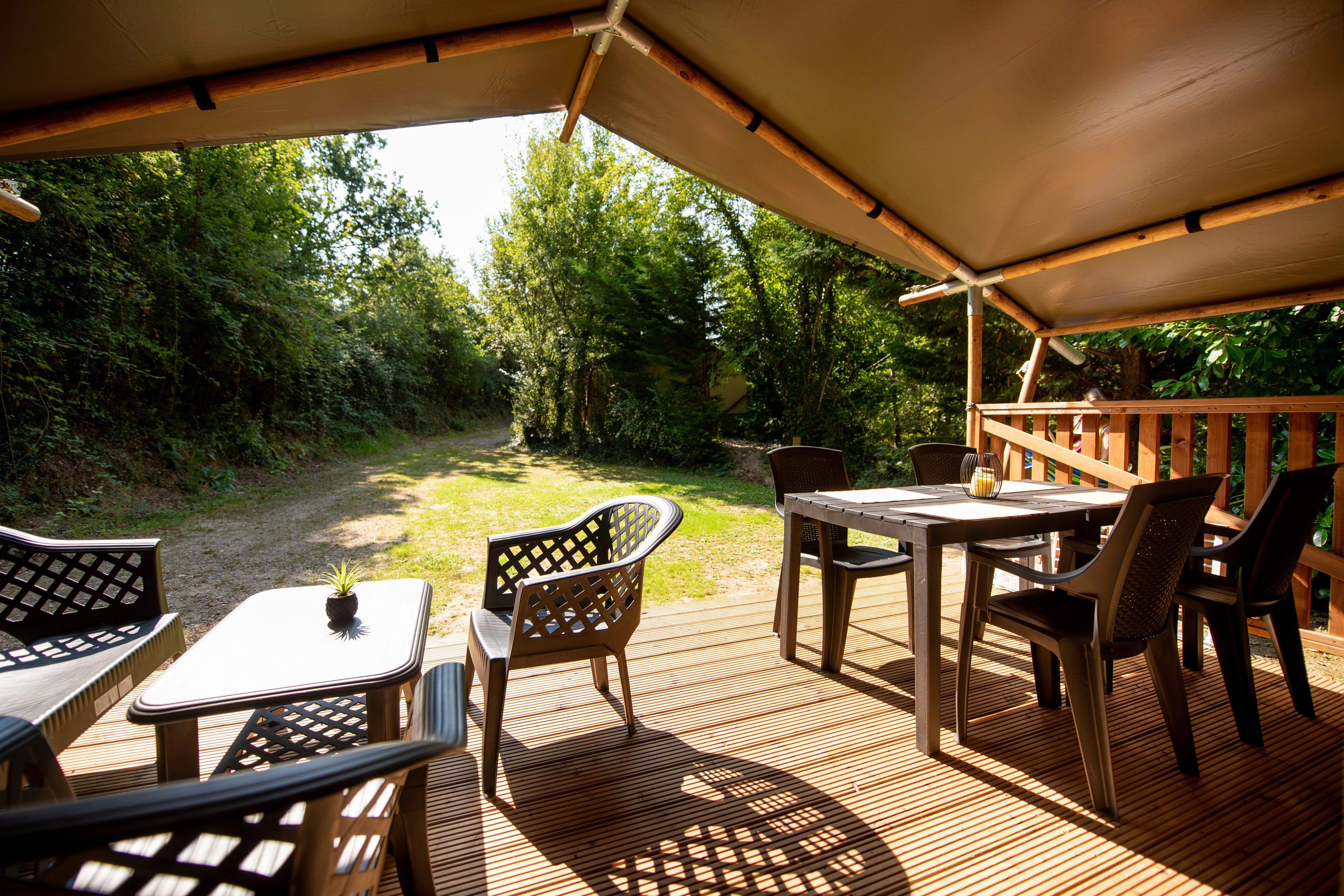 Vodatent @ Camping Fargogne - Terrasse eines Glamping-Zeltes