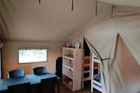 Vodatent @ Camping L' Etruyere - Essbereich im Mietzelt