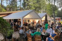 Vodatent @ Camping Siësta - Terrasse des Restaurants auf dem Campingplatz