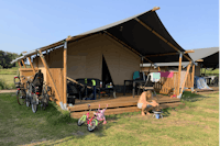 Vodatent @ De Heerlijkheid Vorenseinde - Glamping-Unterkunft mit Terrasse