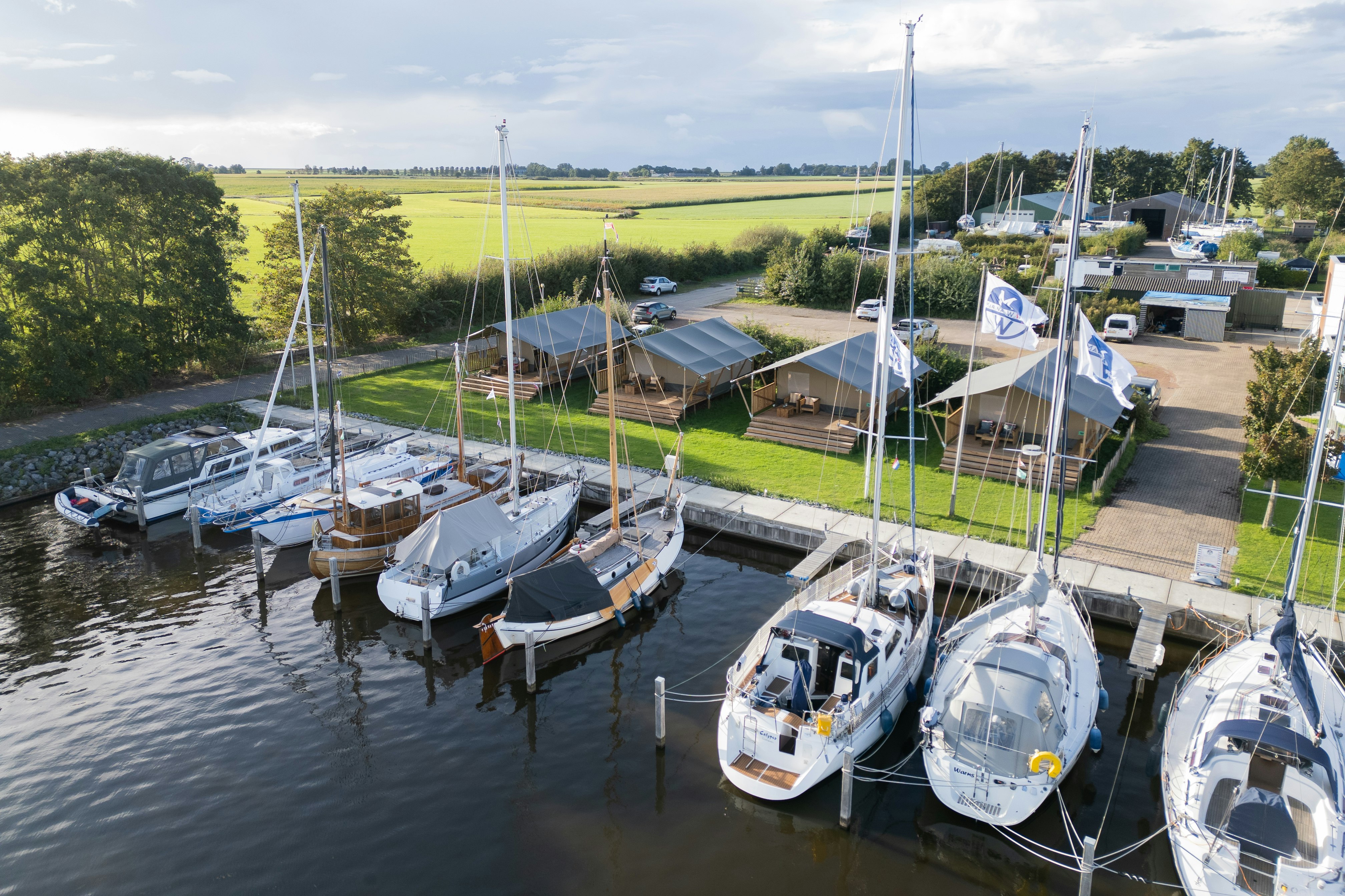 Vodatent @ Minicamping Marina Warns - Schiffsanleger am Campingplatz