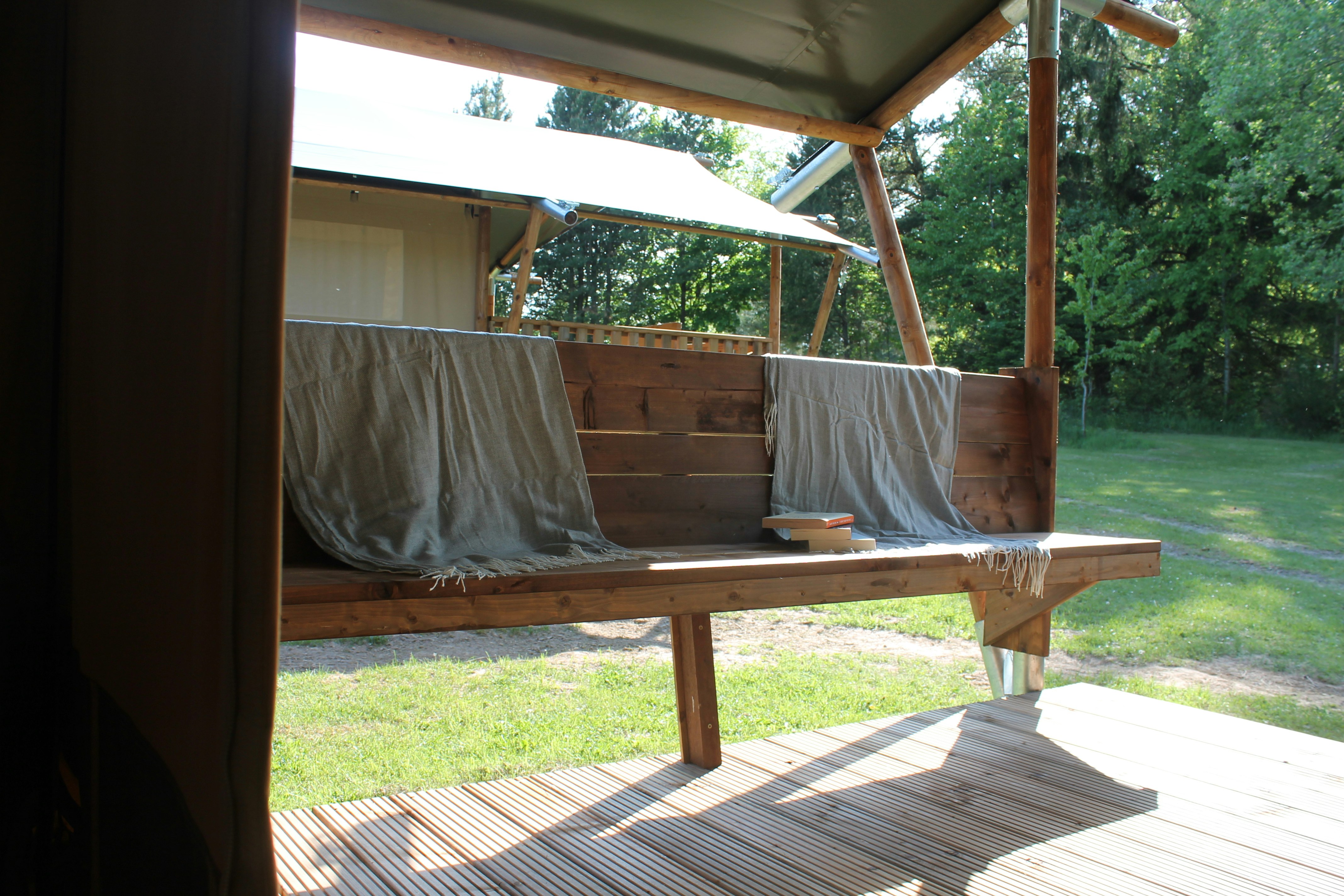 Vodatent @ Tolne Camping - Terrasse eines Glamping-Zeltes