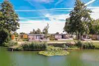 Vrijetijdspark De Rotonde - Mobilheime am Ufer des Sees