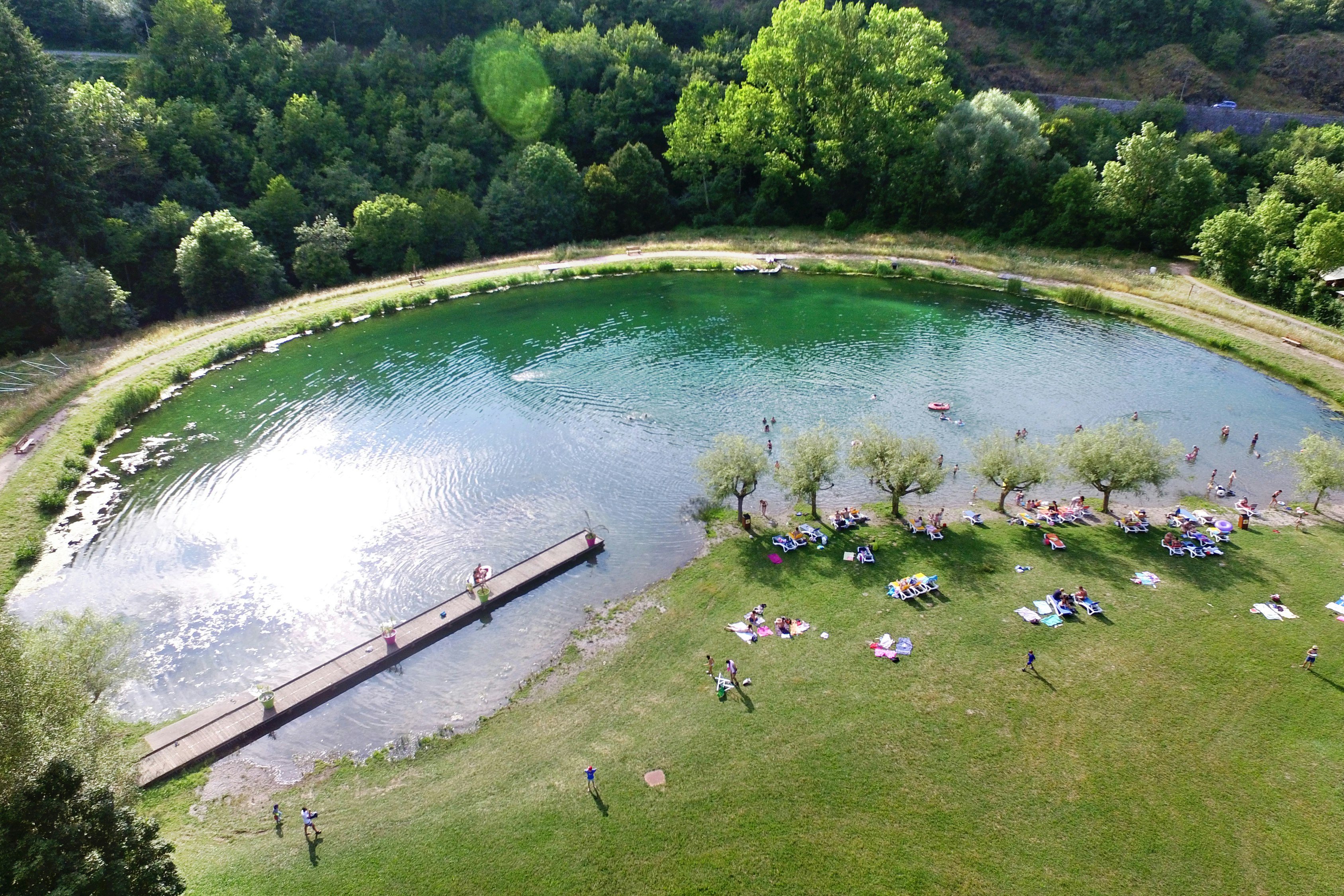 VVF Brusque - Blick auf den Badesee auf dem Campingplatz