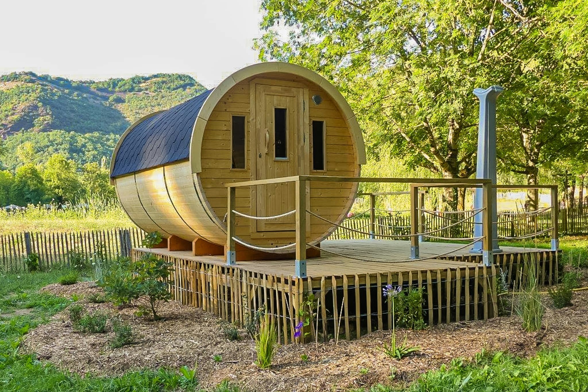 VVF Brusque - Schlaffass auf dem Campingplatz