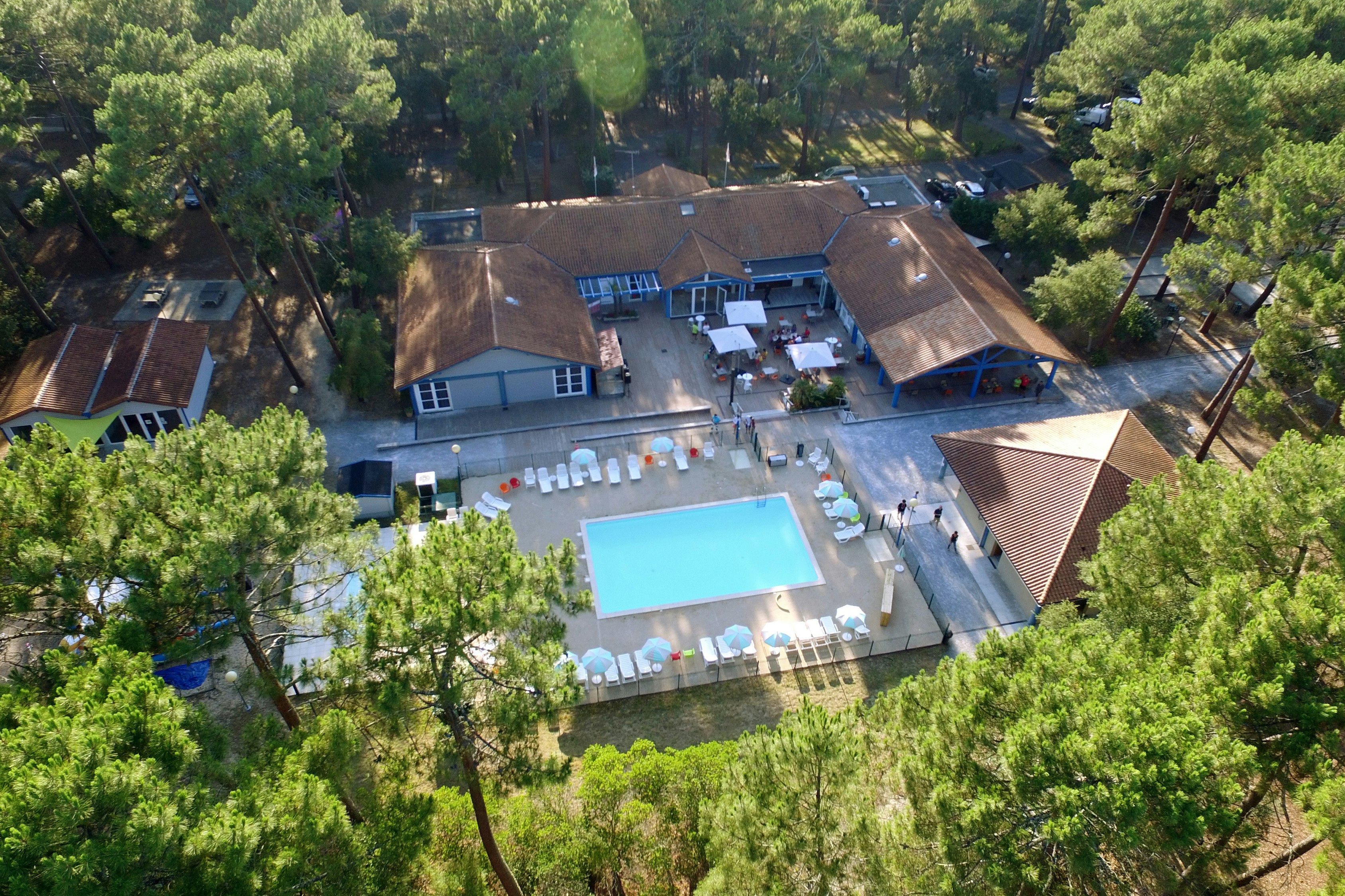 VVF  Moliets  - Luftaufnahme des Campingplatzes mit Freibad