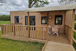 VVF Pontivy - Mobilheim mit Terrasse auf dem Campingplatz