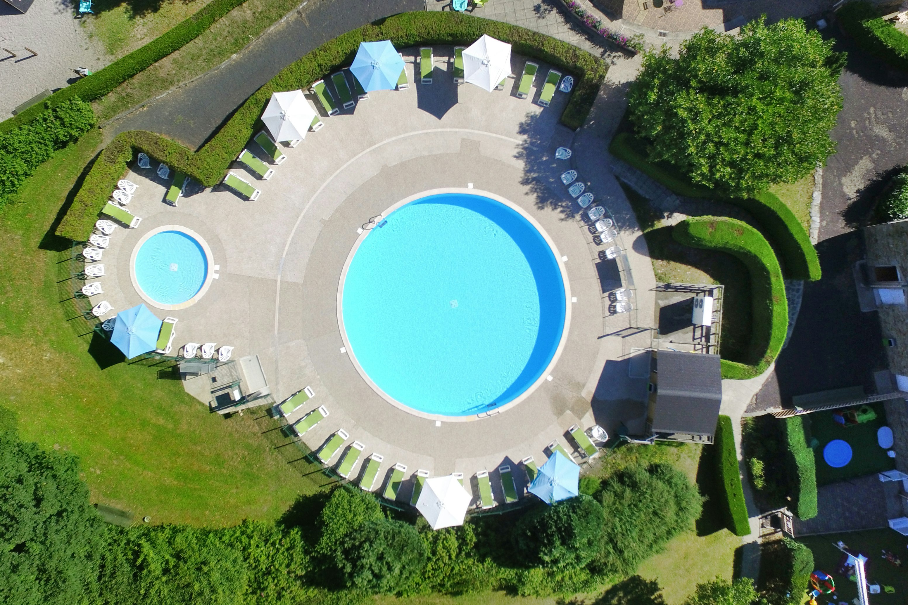 VVF Vendes - Luftaufnahme des Freibades auf dem Campingplatz