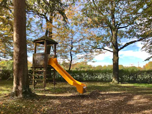 Waldcamping Muenchen Obermenzing - Spielplatz.jpg