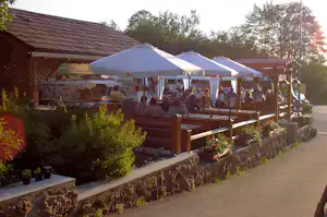 Waldviertel Camping - Terrasse des Restaurants auf dem Campingplatz
