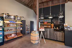 Wäller Camp - Rezeption mit Shop
