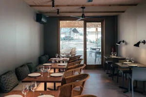 wecamp Cádiz - Innenansicht des Restaurants auf dem Campingplatz
