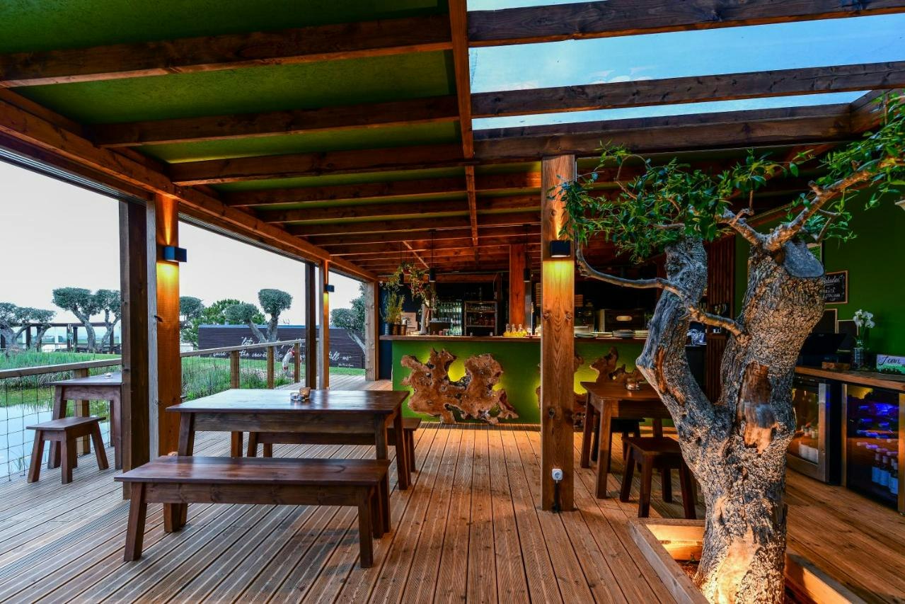 wecamp Reserva Alecrim - Innenansicht des Restaurants auf dem Campingplatz