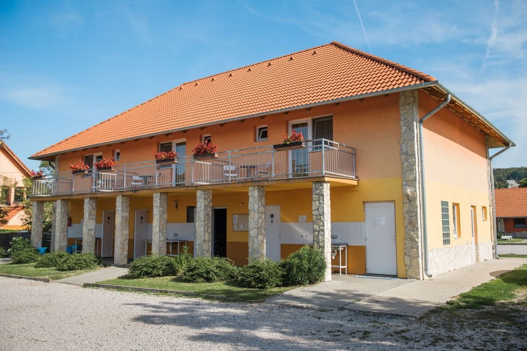 Wellness Park Gyenesdiás - Sanitärblock auf dem Campingplatz