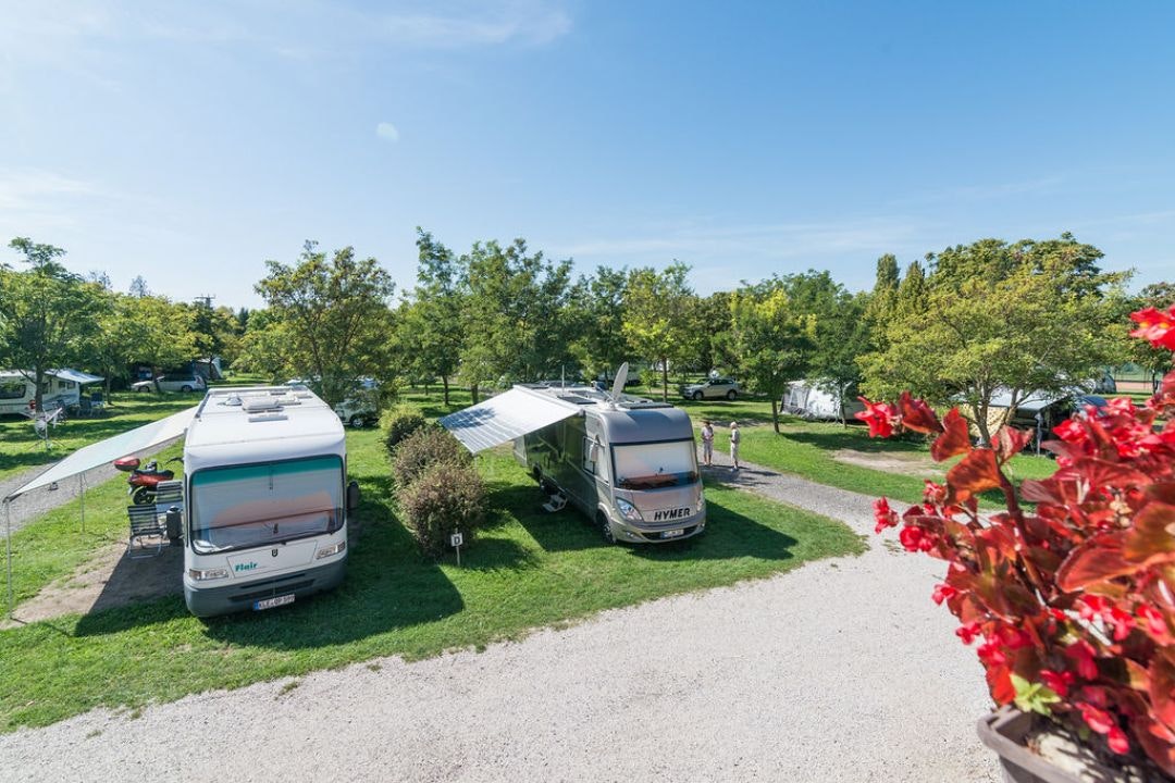 Wellness Park Gyenesdiás - Standplätze auf dem Campingplatz
