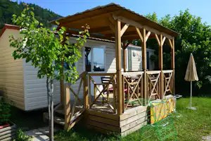 Wellness Seecamping Parth - Mobilheim vom Campingplatz mit Veranda