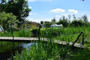 Wellnesscamping Favora - Brücke auf dem Campingplatz
