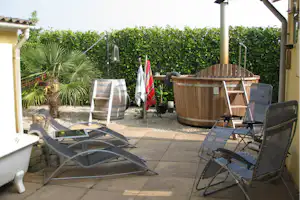 Wellnesscamping Favora - Hottub auf dem Campingplatz